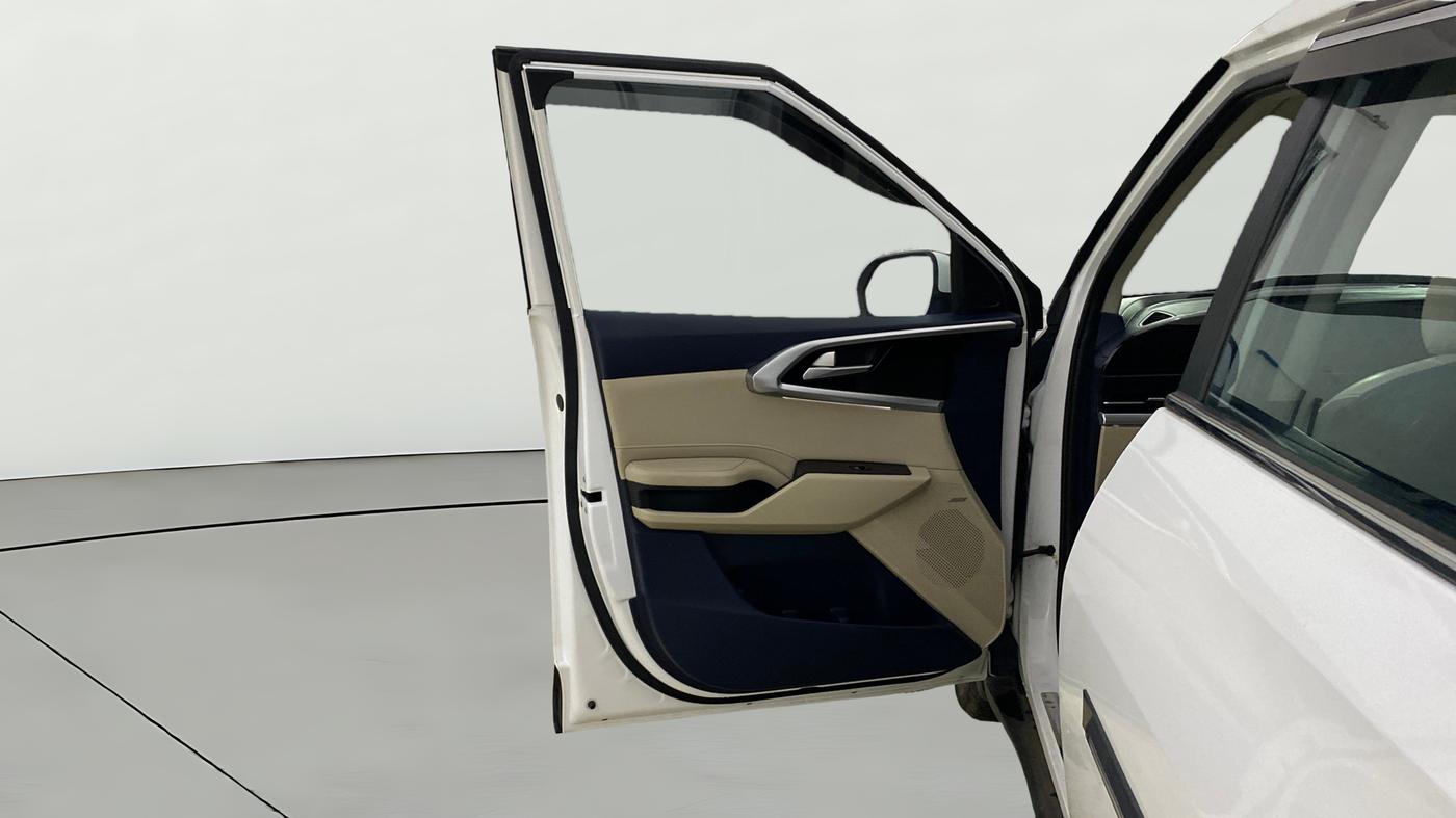2022 KIA CARENS LUXURY PLUS 1.4 PETROL 6 STR, Petrol, Manual, 74,755 km, LHS Front Door