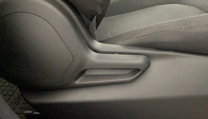 2023 Tata NEXON XM PETROL, Petrol, Manual, 35,415 km, Driver Side Adjustment Panel