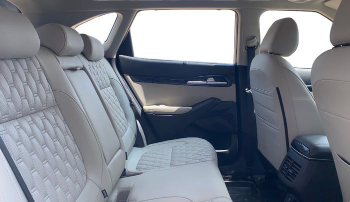 2019 KIA SELTOS HTX 1.5 PETROL, Petrol, Manual, 55,988 km, Right Side Rear Door Cabin