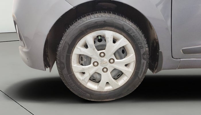 2016 Hyundai Grand i10 SPORTZ 1.2 KAPPA VTVT, CNG, Manual, 1,07,079 km, Left Front Wheel