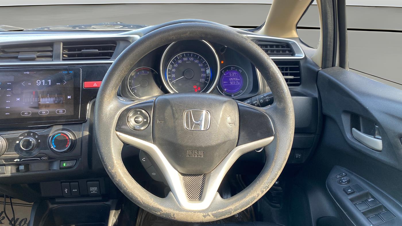 2015 Honda Jazz 1.5L I-DTEC SV, Diesel, Manual, 1,26,987 km, Steering Wheel Close Up