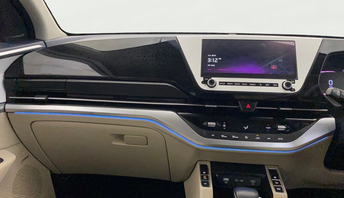 2022 KIA CARENS LUXURY PLUS 1.4 PETROL DCT 7 STR, Petrol, Automatic, 37,117 km, Air Conditioner