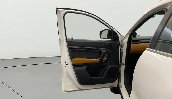 2023 Renault Kiger RXE MT, Petrol, Manual, 21,298 km, LHS Front Door