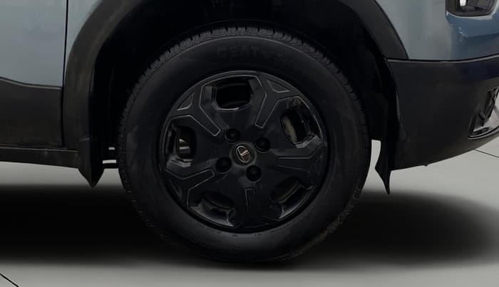 2022 Tata PUNCH ACCOMPLISHED MT, Petrol, Manual, 35,043 km, Right Front Wheel