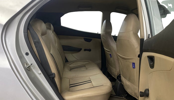 2015 Hyundai Eon ERA +, CNG, Manual, 82,955 km, Right Side Rear Door Cabin