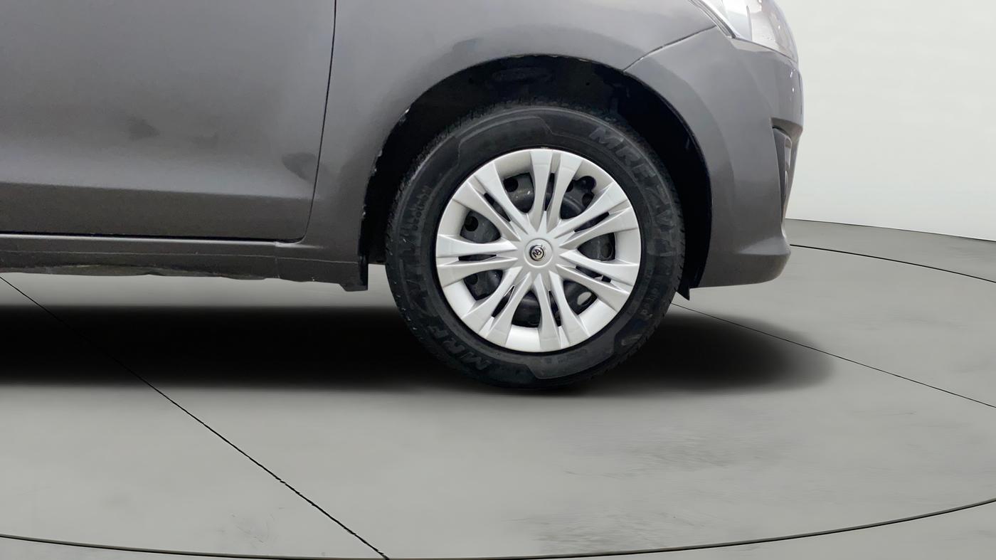 2014 Maruti Ertiga VXI, Petrol, Manual, 48,022 km, Right Front Wheel