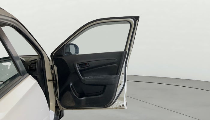 2020 Maruti Vitara Brezza VXI, Petrol, Manual, 84,775 km, RHS Front Door