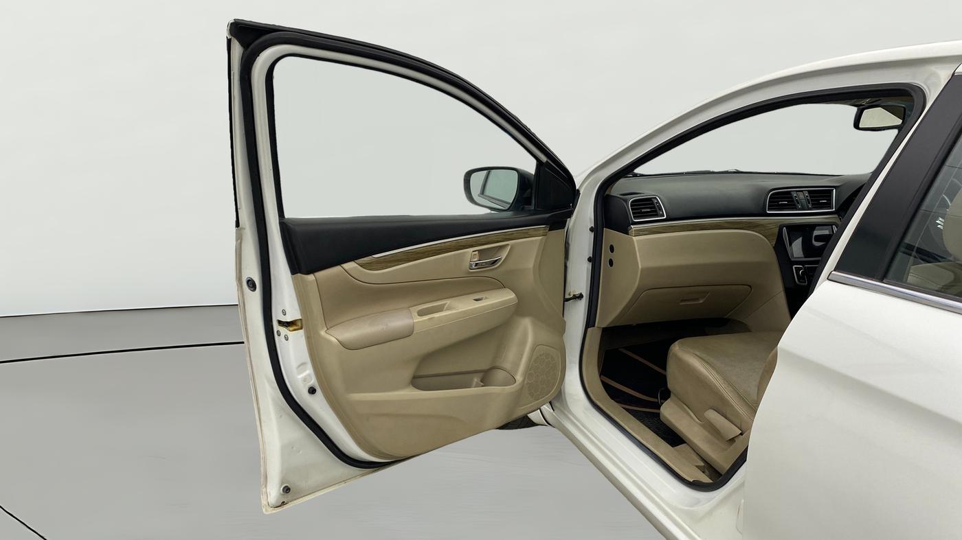 2020 Maruti Ciaz ALPHA  AT 1.5 SHVS PETROL, Petrol, Automatic, 1,09,980 km, LHS Front Door