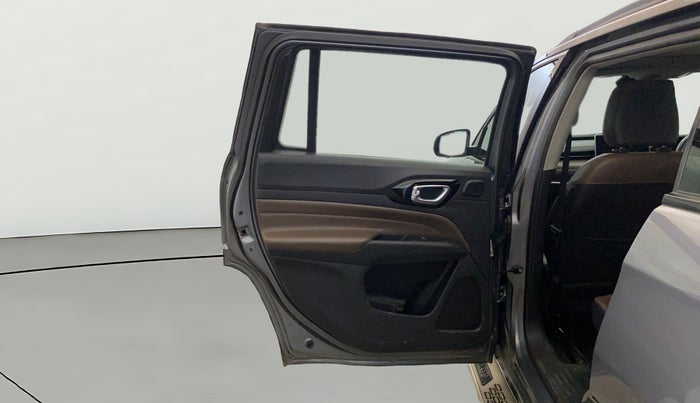 2022 Jeep MERIDIAN LIMITED (O) 4X4 AT, Diesel, Automatic, 36,602 km, LHS Rear Door