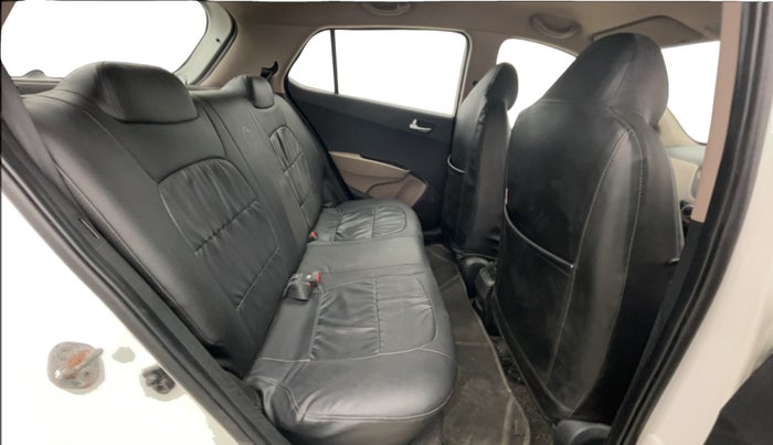 2015 Hyundai Grand i10 SPORTZ 1.2 KAPPA VTVT, Petrol, Manual, 71,943 km, Right Side Rear Door Cabin