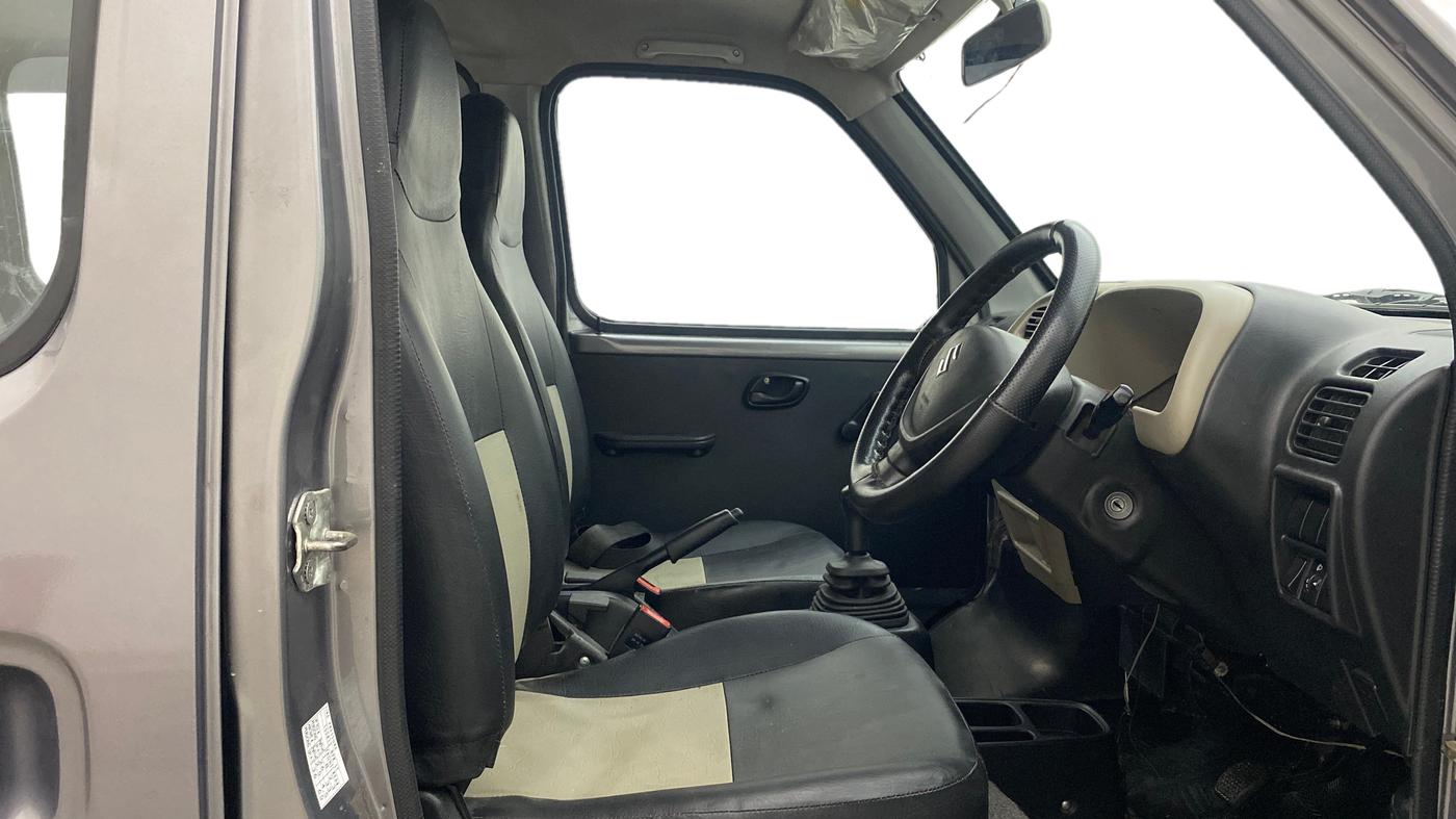2022 Maruti Eeco 5 STR AC (O), Petrol, Manual, 33,960 km, Right Side Front Door Cabin