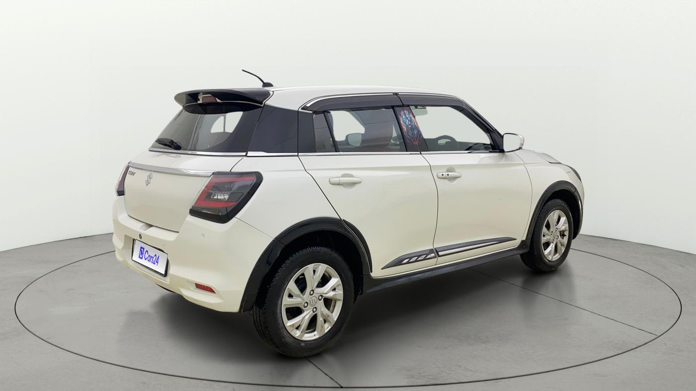 2024 Maruti Swift ZXi AMT, Petrol, Automatic, 17,615 km, Right Back Diagonal