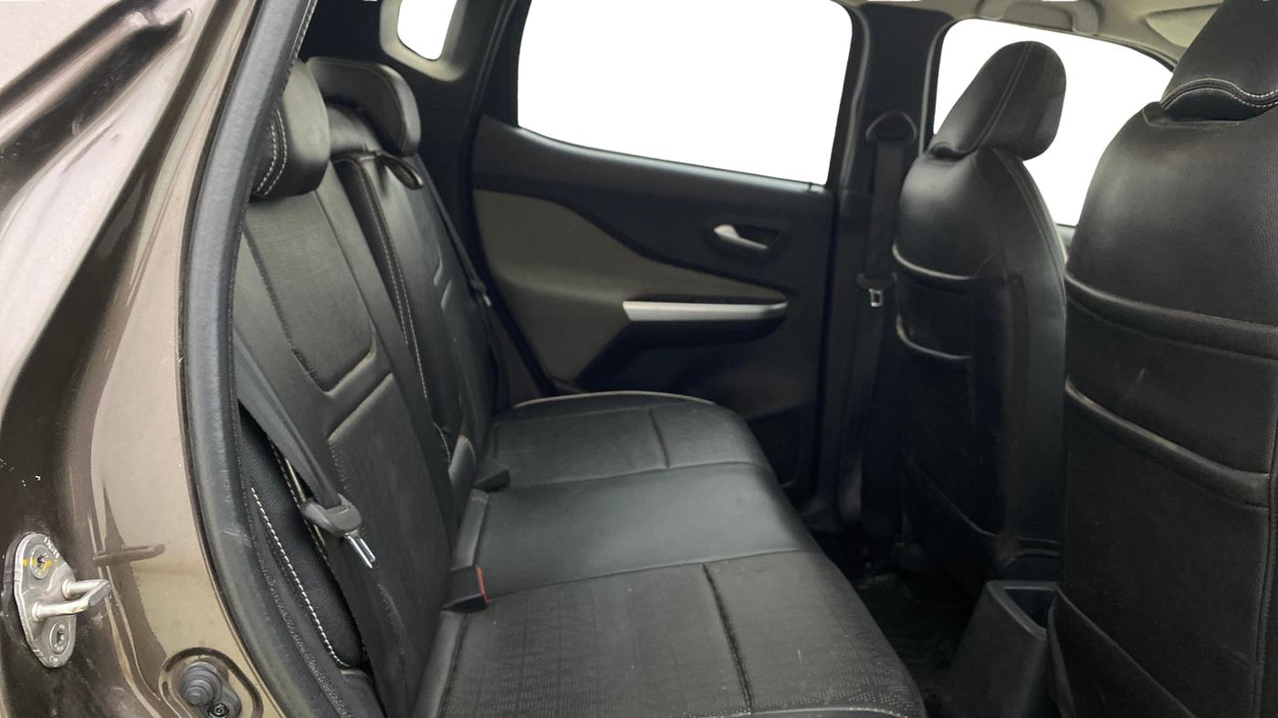 2022 Nissan MAGNITE XV TURBO CVT, Petrol, Automatic, 45,745 km, Right Side Rear Door Cabin