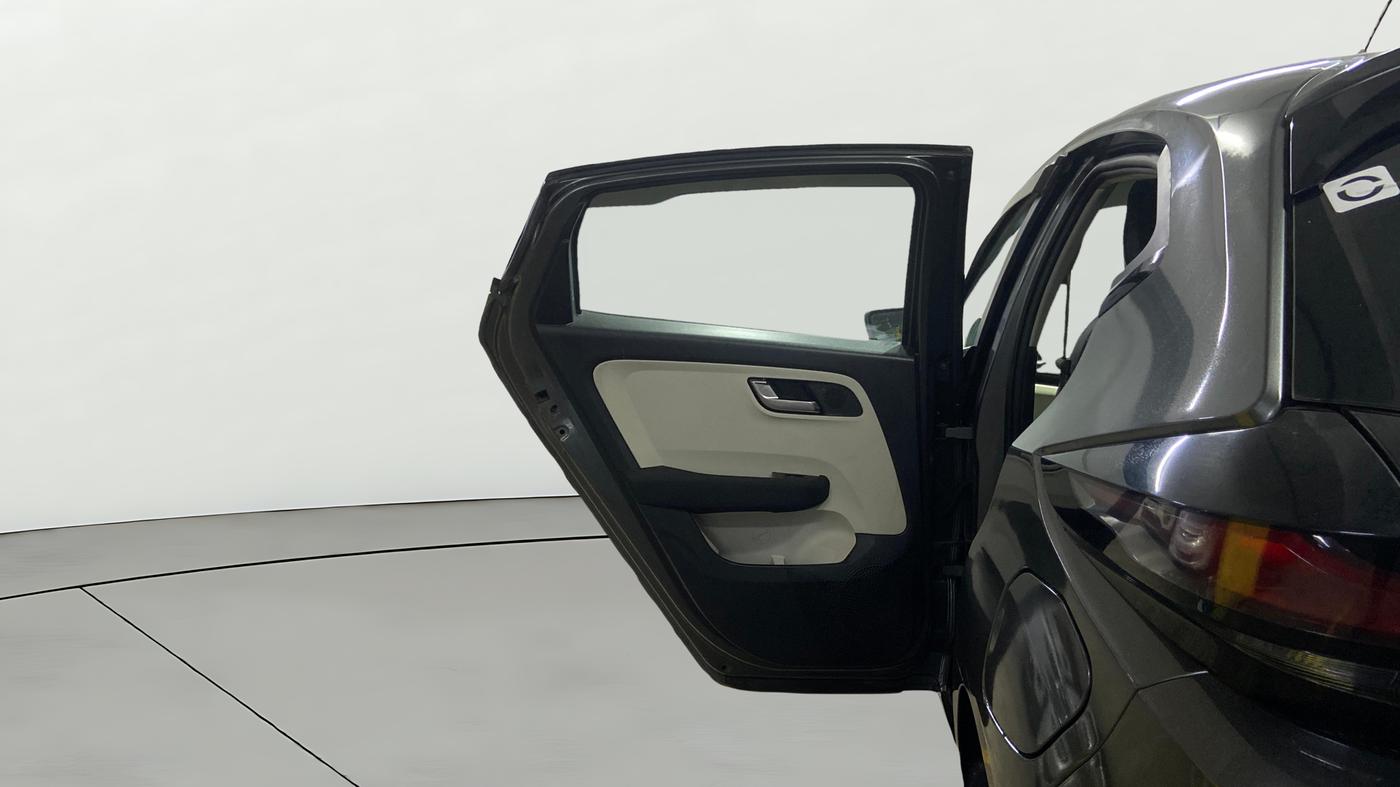 2022 Tata ALTROZ XZ PETROL, Petrol, Manual, 75,069 km, LHS Rear Door