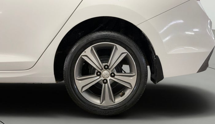 2018 Hyundai Verna 1.6 VTVT SX, Petrol, Manual, 67,466 km, Left Rear Wheel