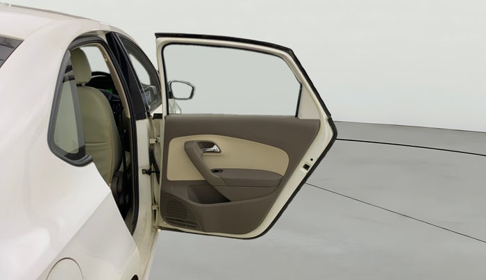 2014 Skoda Rapid AMBITION 1.6 MPI MT, Petrol, Manual, 39,036 km, RHS Rear Door