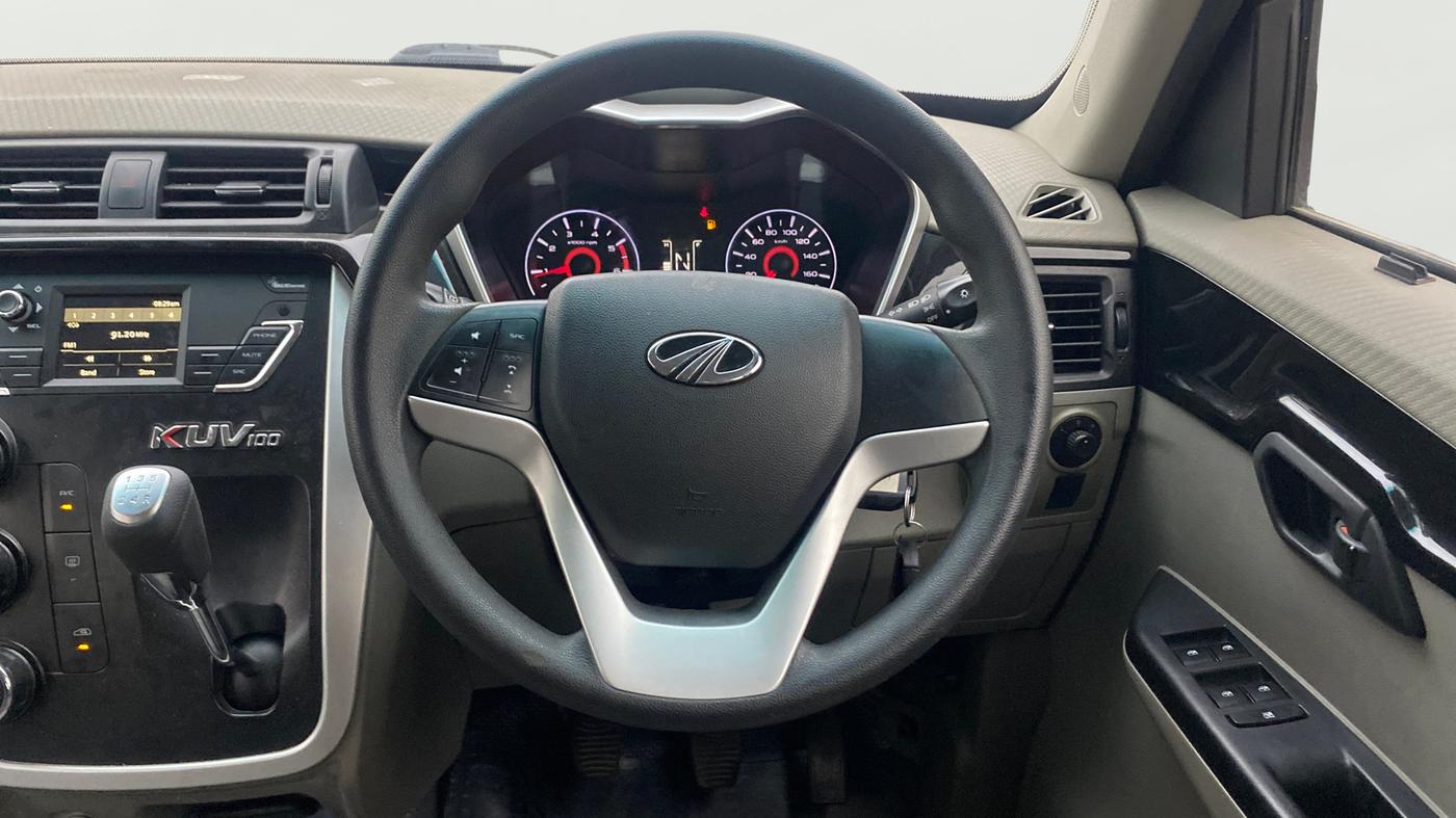 2017 Mahindra Kuv100 K6 PLUS 6 STR, Petrol, Manual, 63,581 km, Steering Wheel Close Up