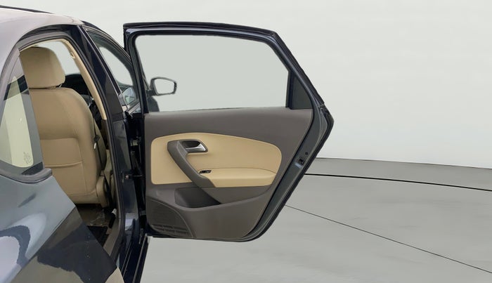 2016 Volkswagen Vento HIGHLINE 1.6 MPI, Petrol, Manual, 1,13,438 km, RHS Rear Door