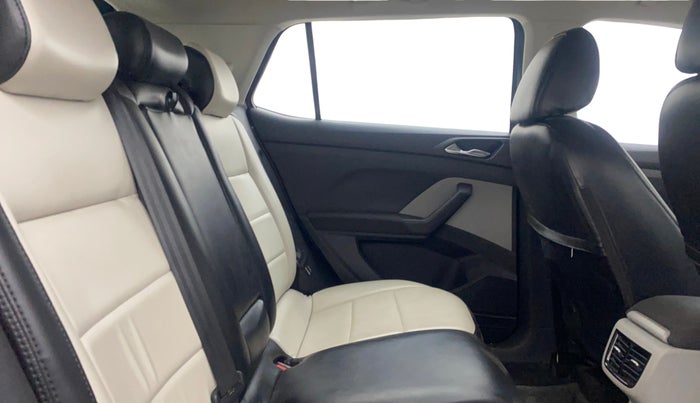 2021 Skoda KUSHAQ AMBITION 1.0L TSI AT, Petrol, Automatic, 32,052 km, Right Side Rear Door Cabin