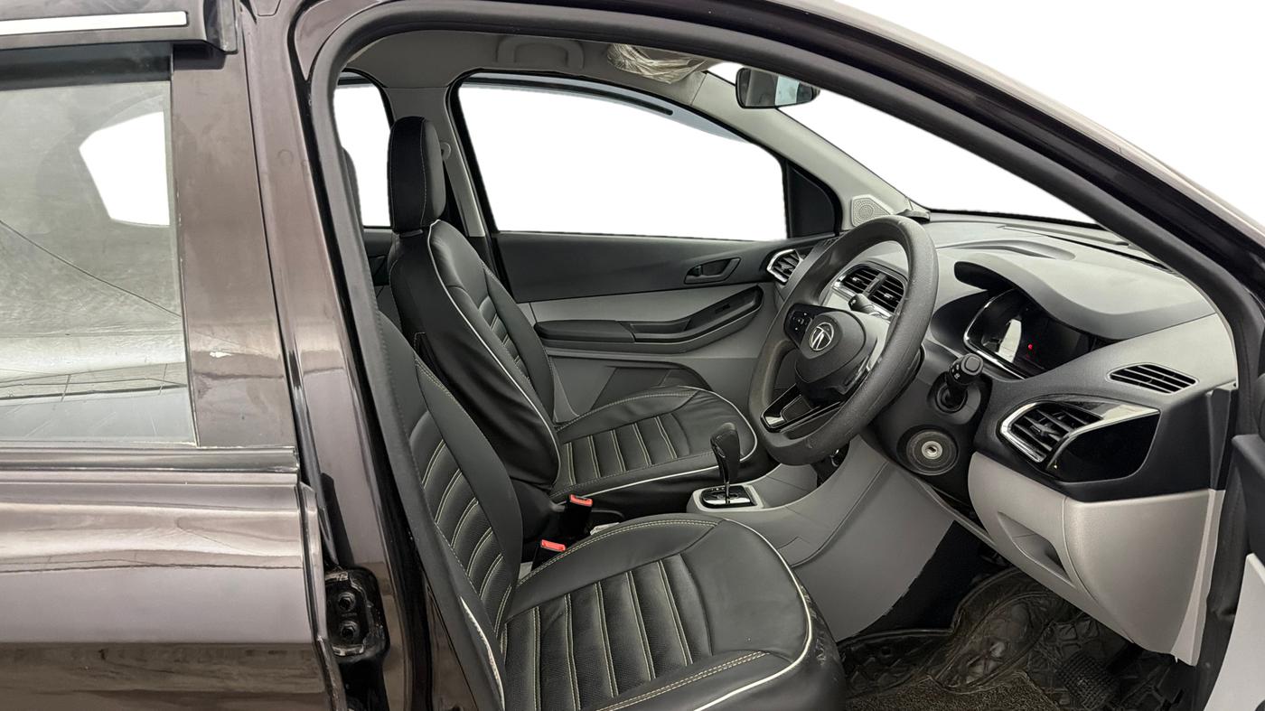 2023 Tata Tiago XTA PETROL, Petrol, Automatic, 19,334 km, Right Side Front Door Cabin