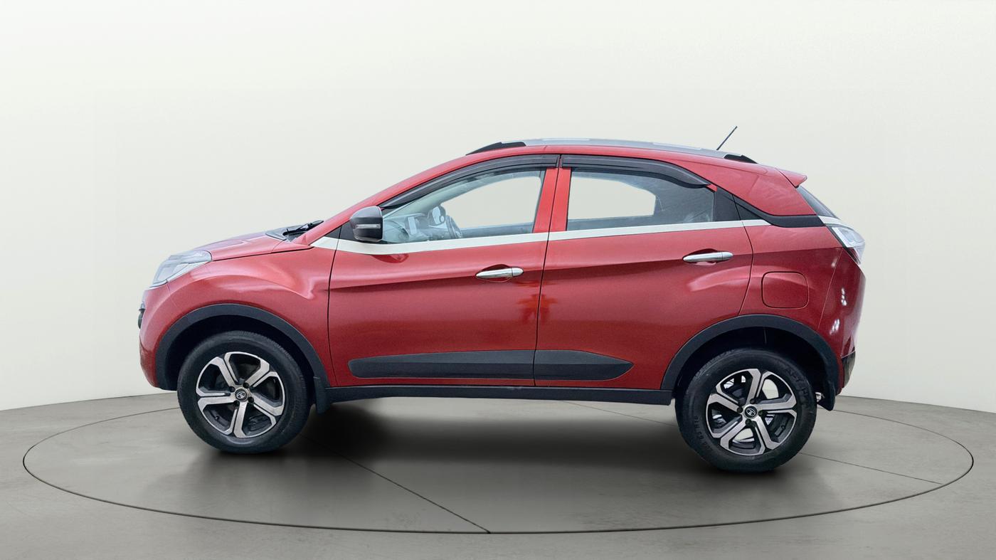 2018 Tata NEXON XM PETROL, CNG, Manual, 1,04,939 km, Left Side