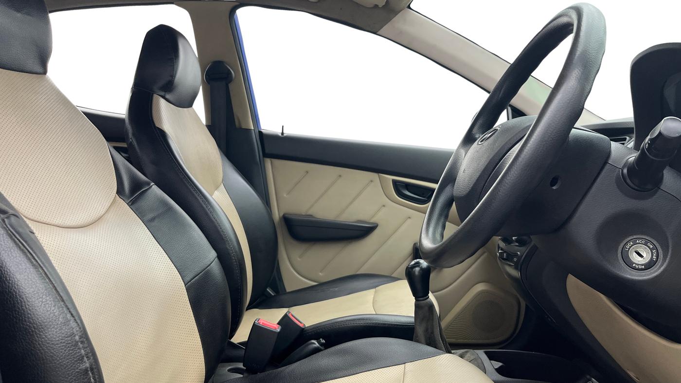 2014 Hyundai Eon D-LITE+, Petrol, Manual, 76,761 km, Right Side Front Door Cabin