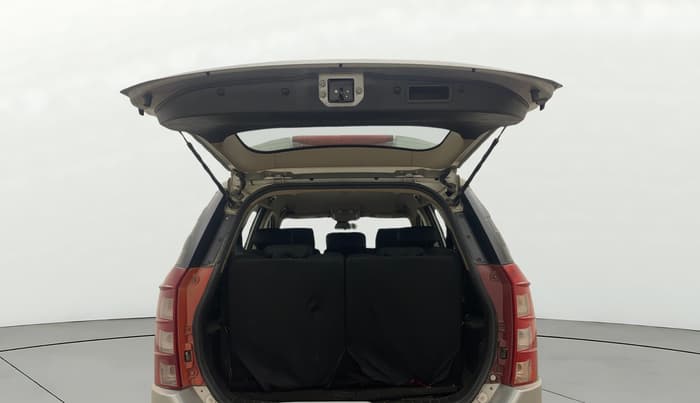 2013 Mahindra XUV500 W8, Diesel, Manual, 97,265 km, Boot Door Open