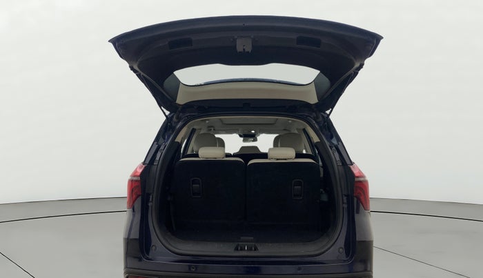 2022 Mahindra XUV700 AX 7 D AT AWD 7 STR, Diesel, Automatic, 1,18,927 km, Boot Door Open