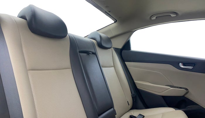 2018 Hyundai Verna 1.6 VTVT SX (O) AT, Petrol, Automatic, 69,467 km, Right Side Rear Door Cabin
