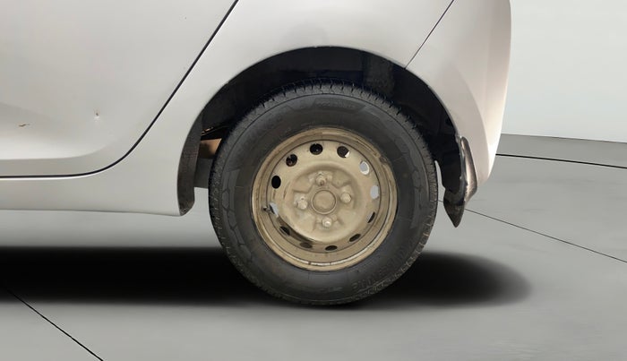 2016 Hyundai Eon ERA PLUS (O), Petrol, Manual, 1,36,045 km, Left Rear Wheel