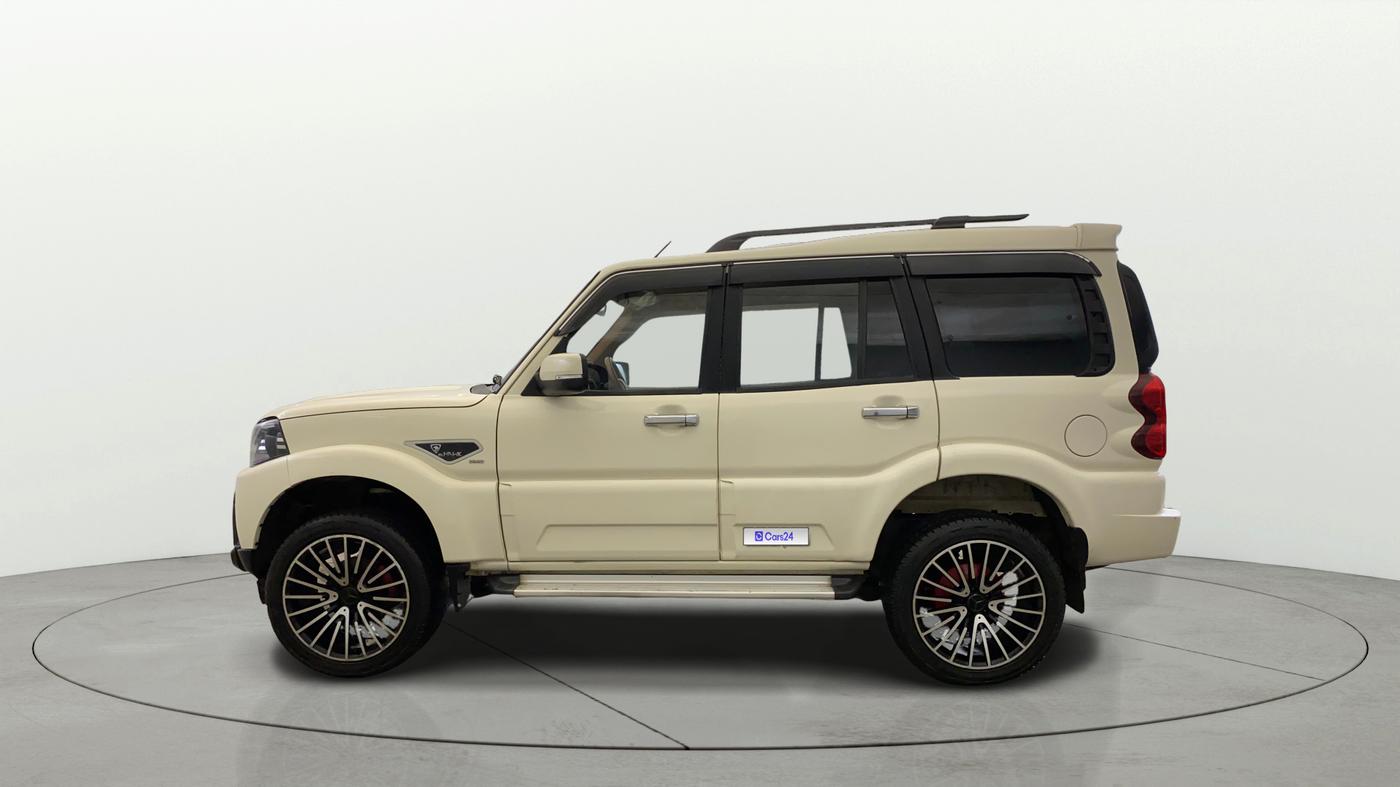 2022 Mahindra Scorpio S5, Diesel, Manual, 66,339 km, Left Side