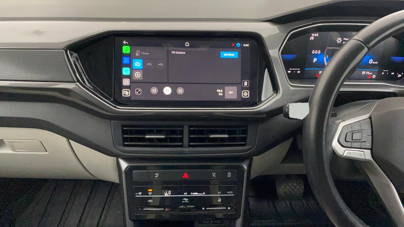 2025 Volkswagen TAIGUN TOPLINE 1.0 TSI AT, Petrol, Automatic, 20,094 km, Air Conditioner