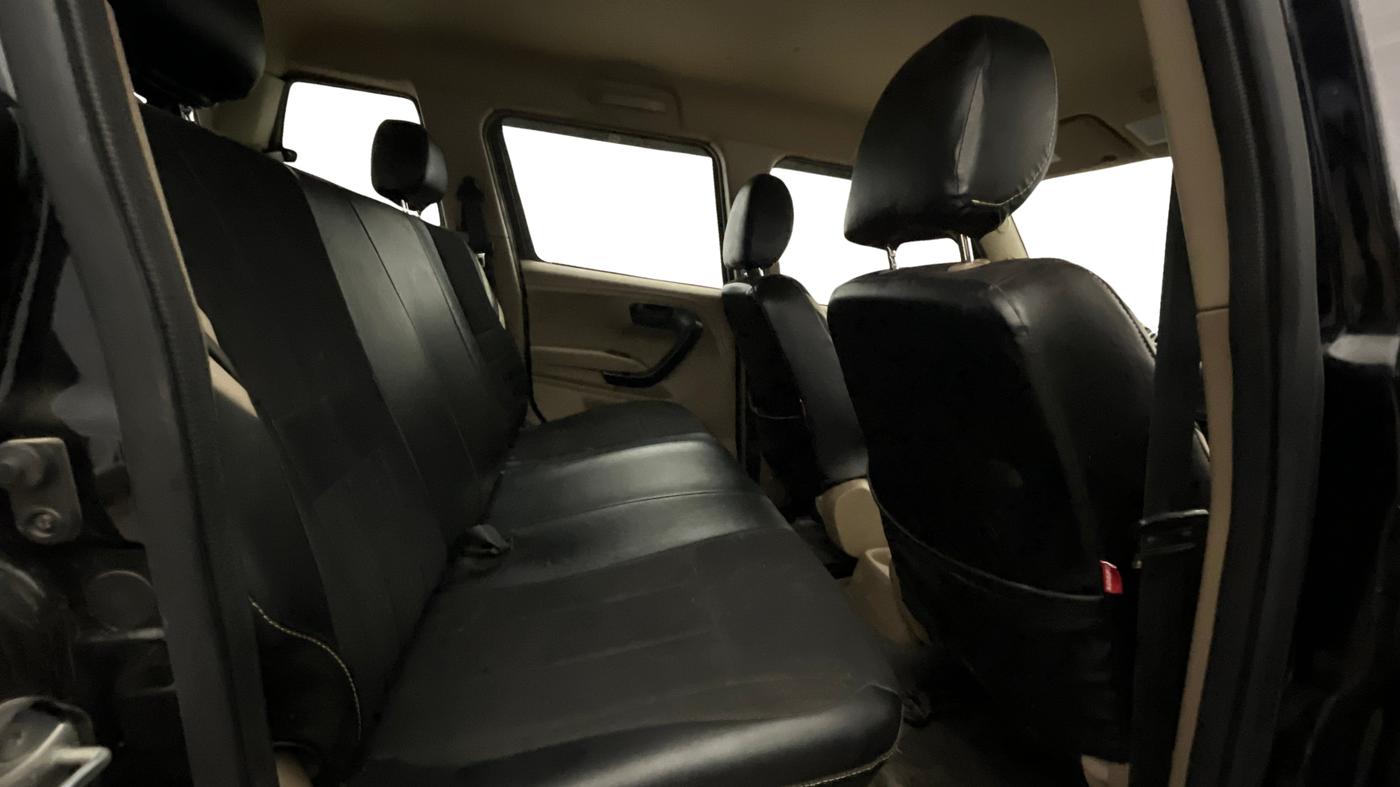 2023 Mahindra BOLERO NEO N 8, Diesel, Manual, 13,493 km, Right Side Rear Door Cabin