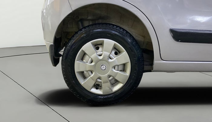 2013 Maruti Wagon R 1.0 LXI, Petrol, Manual, 73,442 km, Right Rear Wheel