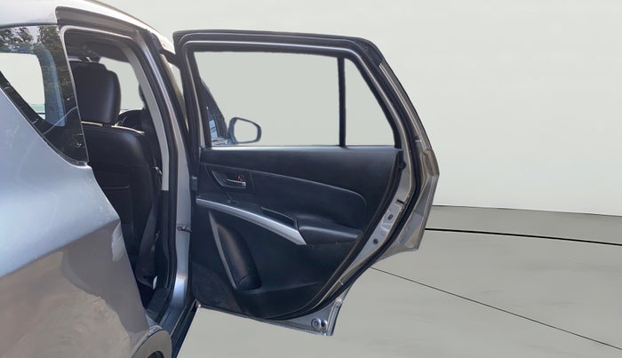 2015 Maruti S Cross ALPHA 1.3, Diesel, Manual, 74,524 km, RHS Rear Door