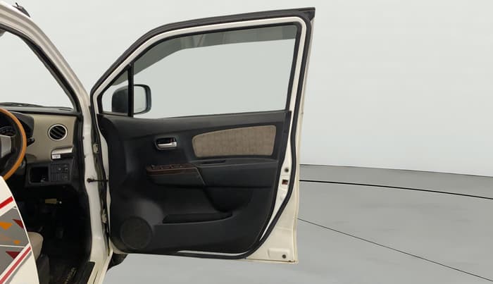 2016 Maruti Wagon R 1.0 VXI AMT FELICITY EDITION, Petrol, Automatic, 74,499 km, RHS Front Door