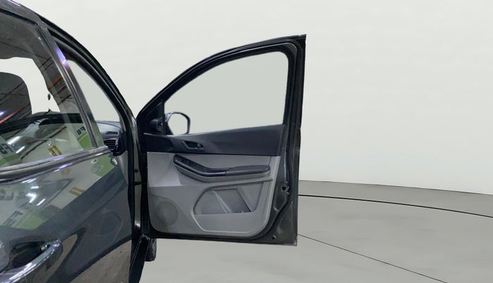 2023 Tata Tiago XTA PETROL, Petrol, Automatic, 25,089 km, RHS Front Door