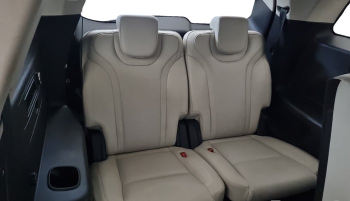 2022 Mahindra XUV700 AX 7 LUXURY P AT 7 STR, Petrol, Automatic, 55,480 km, Third Seat Row ( optional )