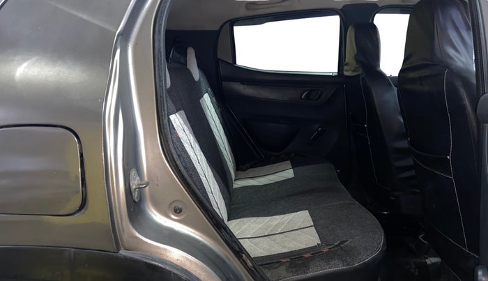 2016 Renault Kwid RXT 0.8, Petrol, Manual, 73,494 km, Right Side Rear Door Cabin