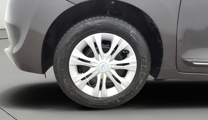 2016 Maruti Baleno DELTA PETROL 1.2, Petrol, Manual, 83,624 km, Left Front Wheel