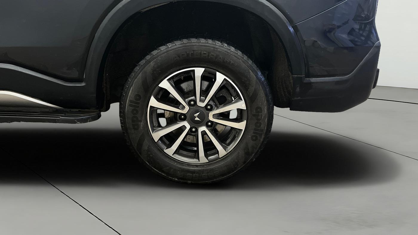 2024 Mahindra SCORPIO-N Z8 PETROL MT 7 STR, Petrol, Manual, 42,881 km, Left Rear Wheel