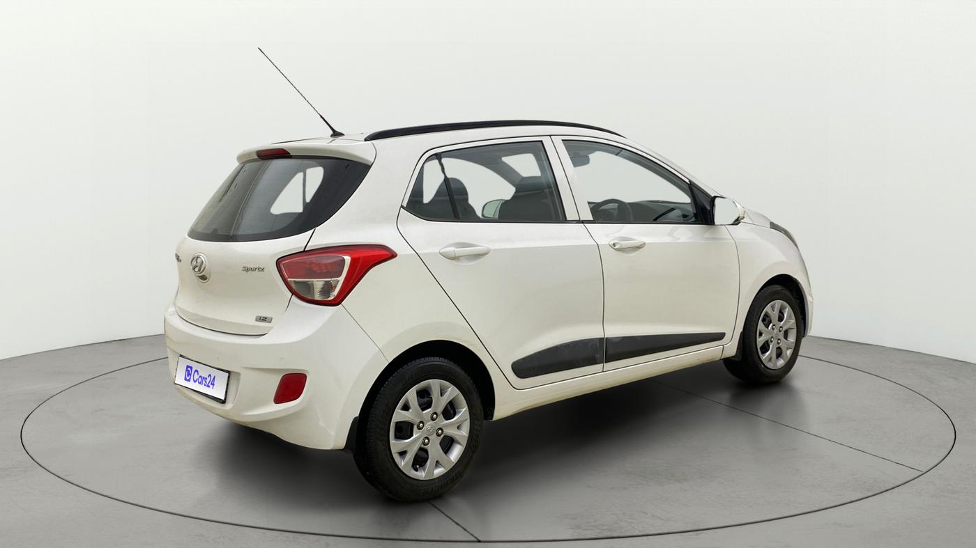2016 Hyundai Grand i10 SPORTZ 1.2 KAPPA VTVT, Petrol, Manual, 79,998 km, Right Back Diagonal