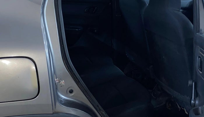 2016 Renault Kwid RXT 1.0 AMT, Petrol, Automatic, 94,221 km, Right Side Rear Door Cabin