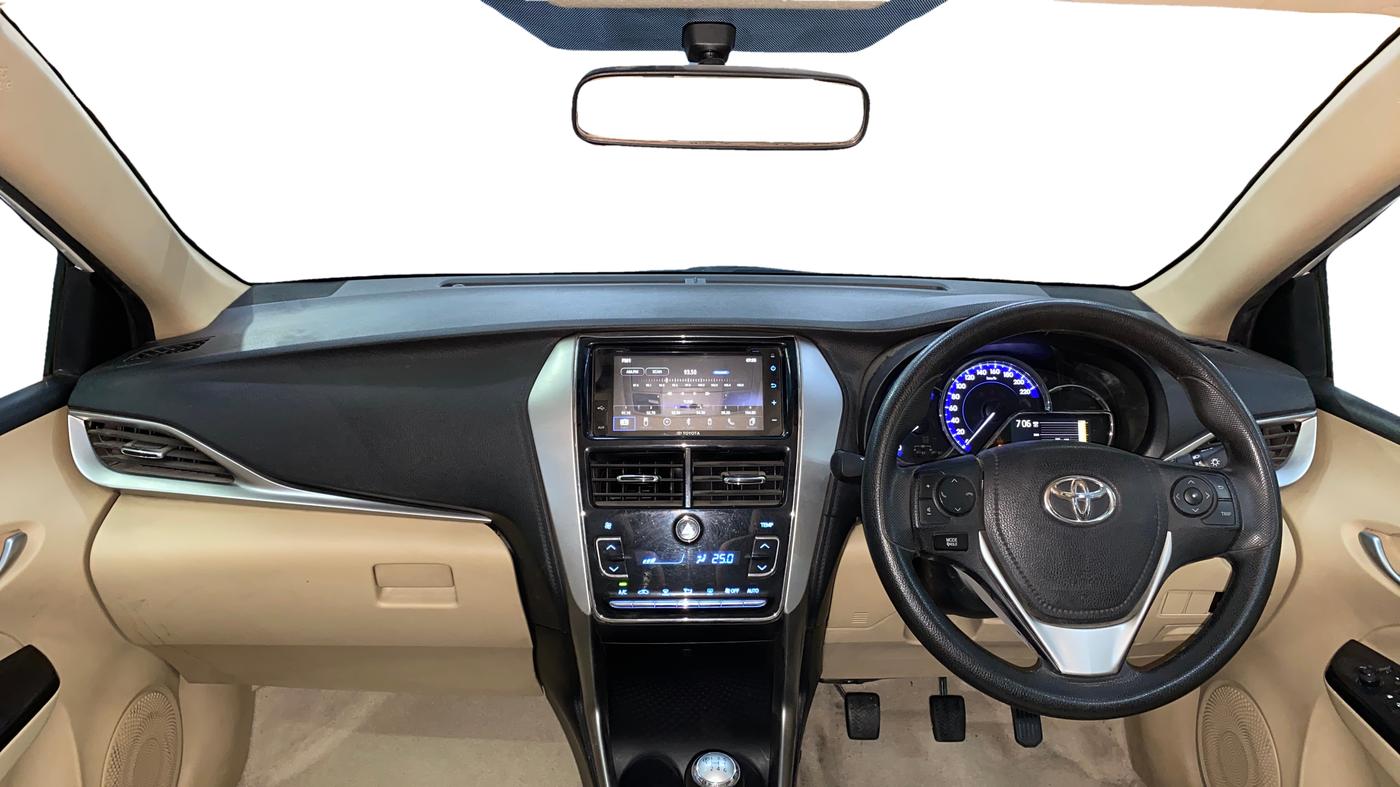 2018 Toyota YARIS G MT, Petrol, Manual, 71,573 km, Dashboard