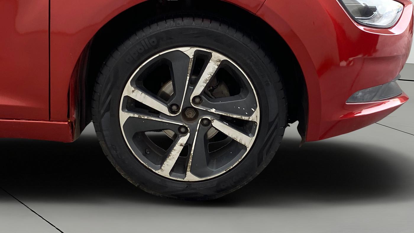 2021 Tata ALTROZ XZ PETROL, Petrol, Manual, 86,265 km, Right Front Wheel