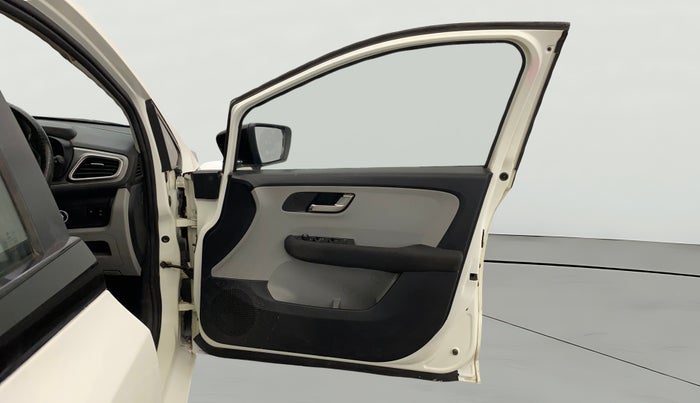 2020 Tata ALTROZ XZ PETROL, Petrol, Manual, 71,504 km, RHS Front Door