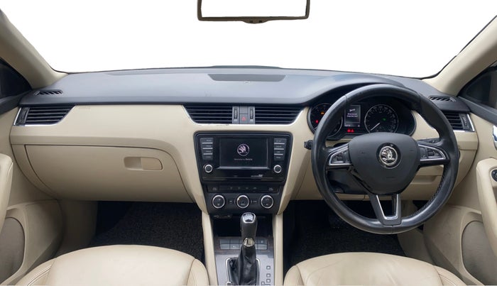 2015 Skoda Octavia STYLE PLUS AT 1.8 TSI, Petrol, Automatic, 1,08,777 km, Dashboard