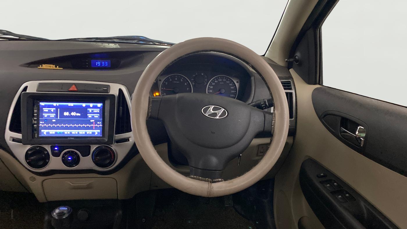 2013 Hyundai i20 MAGNA 1.2, Petrol, Manual, 48,490 km, Steering Wheel Close Up