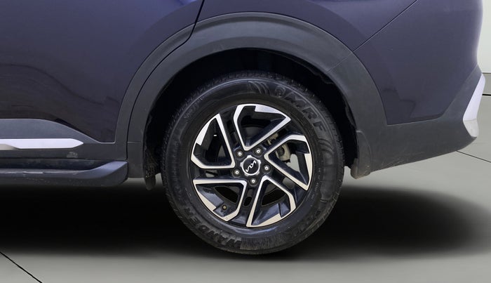 2023 KIA CARENS LUXURY PLUS 1.5 DIESEL 7 STR, Diesel, Manual, 6,575 km, Left Rear Wheel