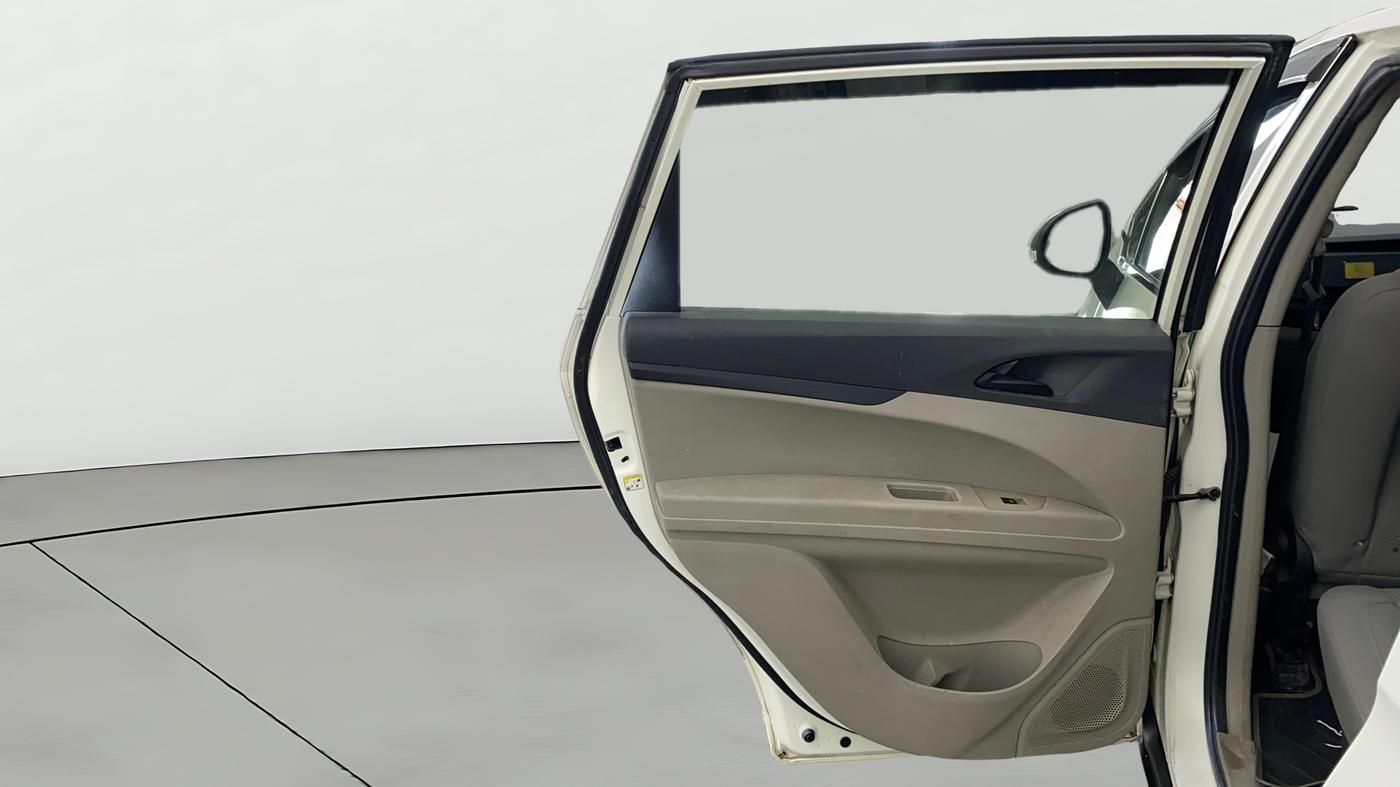2019 Mahindra MARAZZO M2 8 STR, Diesel, Manual, 26,342 km, LHS Rear Door